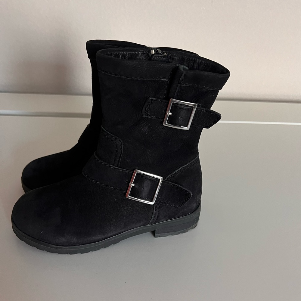 NEW Peek black suede booties